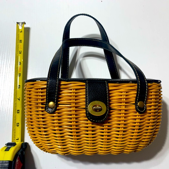 Small Rattan Wicker Purse - Picture 6 of 7